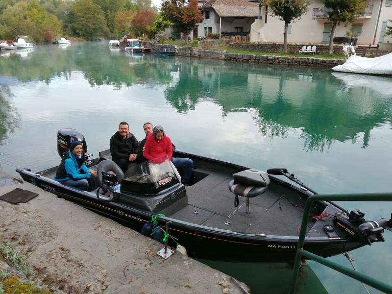 Pêche des carnassiers et salmonidés sur le lac du Bourget