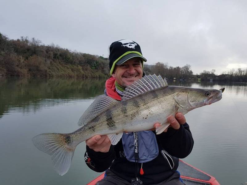 Pêche des carnassiers sur le lac de Castelnau-Lassout-Lous
