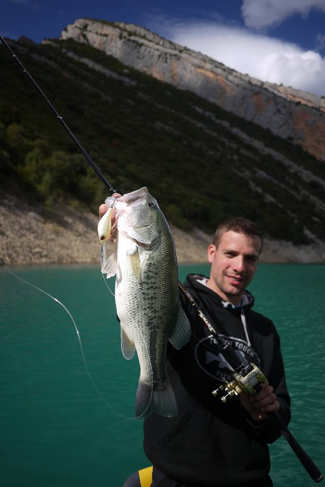 Pêche aux leurres : Quelle canne à pêche choisir pour le cranckbait ?